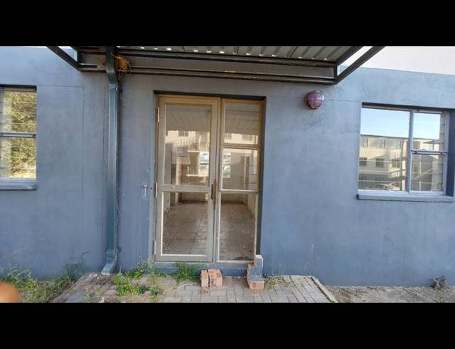 2 BEDROOM APARTMENT FOR SALE IN MADADENI D